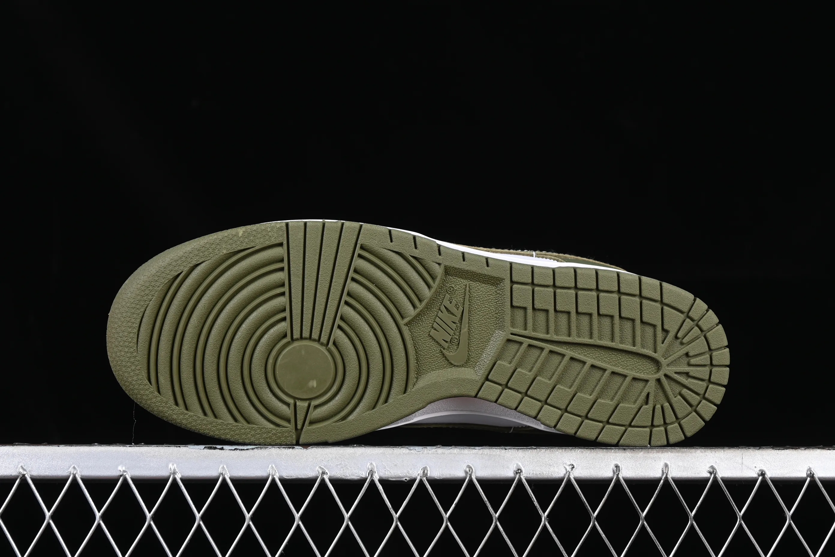 All categories Nk SB Dunk series Nk SB Dunk Low low-top sneakers J version Nk Dunk Low olive green SB smashed backboard fashion casual sneakers DD1503-120